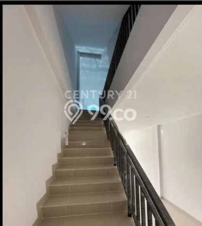 Ruko Disewa di Penjaringan, Jakarta Utara, LT 67m2 / LB 270m2 Ruko Disewa di Penjaringan, Jakarta Utara, LT 67m2 / LB 270m2