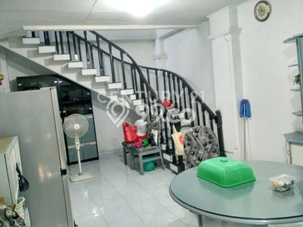 Rumah Elit LB 215m2 Siap Pakai Desain Elegan di Angke, Jakarta Barat Rumah Elit LB 215m2 Siap Pakai Desain Elegan di Angke, Jakarta Barat