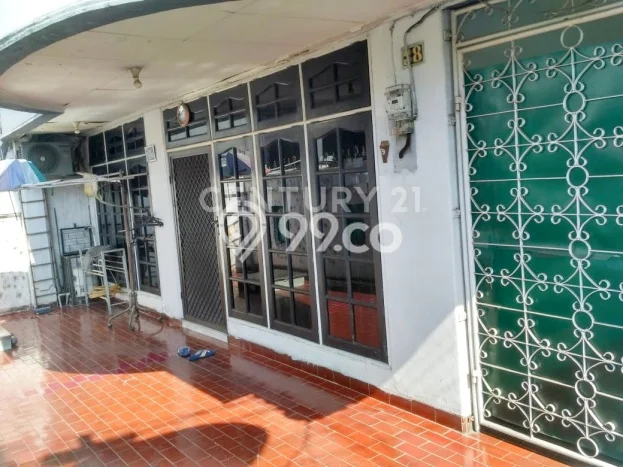 Rumah Elit LB 215m2 Siap Pakai Desain Elegan di Angke, Jakarta Barat Rumah Elit LB 215m2 Siap Pakai Desain Elegan di Angke, Jakarta Barat