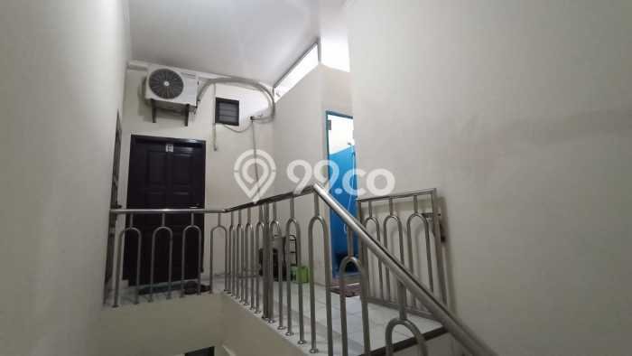 Rumah Mewah LB 243m2 Siap Huni Desain Elegan di Pinangsia, Jakarta Barat Rumah Mewah LB 243m2 Siap Huni Desain Elegan di Pinangsia, Jakarta Barat