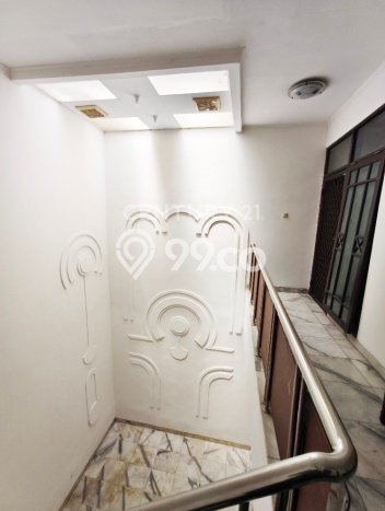 Ready to Use! Luxury House LT 144m2 Desain Modern di Kedoya Utara Ready to Use! Luxury House LT 144m2 Desain Modern di Kedoya Utara