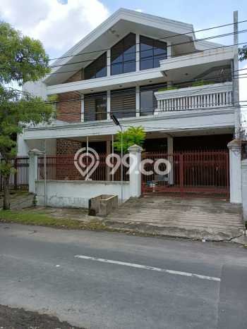 Rumah Mewah LB 520m2 Siap Pakai Desain Elegan di Ngagel, Surabaya Rumah Mewah LB 520m2 Siap Pakai Desain Elegan di Ngagel, Surabaya