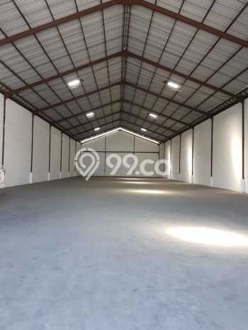Gudang Disewa di Surabaya dengan LB 980m2 Area Komersial Ramai Gudang Disewa di Surabaya dengan LB 980m2 Area Komersial Ramai
