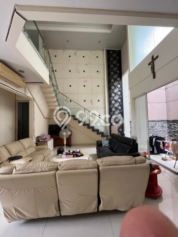 Rumah Elit LB 300m2 Siap Pakai Desain Elegan di Pakuwon CIty, Surabaya Rumah Elit LB 300m2 Siap Pakai Desain Elegan di Pakuwon CIty, Surabaya