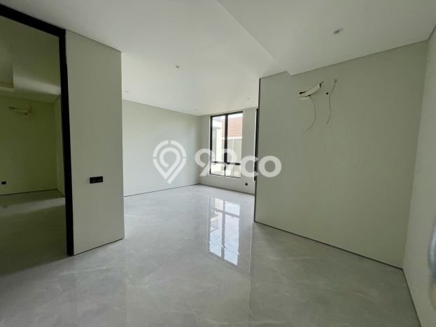 Jual Rumah Luas Elegan Dengan View Eksklusif di Citraland, Surabaya Jual Rumah Luas Elegan Dengan View Eksklusif di Citraland, Surabaya