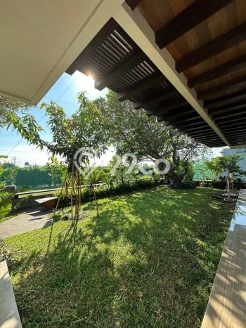 Rumah Luxury Modern Siap Huni di Pakuwon Indah Surabaya Rumah Luxury Modern Siap Huni di Pakuwon Indah Surabaya
