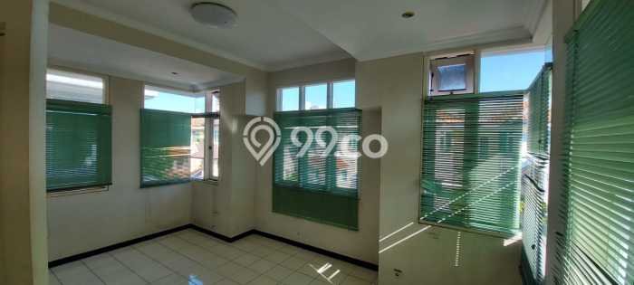 Ruko Bagus Dijual LB 243m2 Lokasi Strategis Surabaya Area Cocok untuk Bisnis Ruko Bagus Dijual LB 243m2 Lokasi Strategis Surabaya Area Cocok untuk Bisnis