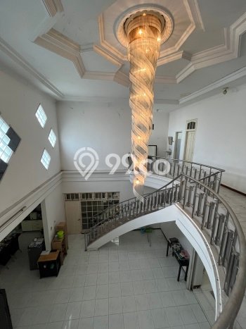 Rumah Eksklusif Siap Huni LT 725m2 di Mulyorejo, Surabaya Rumah Eksklusif Siap Huni LT 725m2 di Mulyorejo, Surabaya