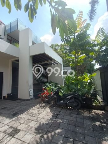Rumah Luxury Modern Siap Huni di Pakuwon Indah Surabaya Rumah Luxury Modern Siap Huni di Pakuwon Indah Surabaya
