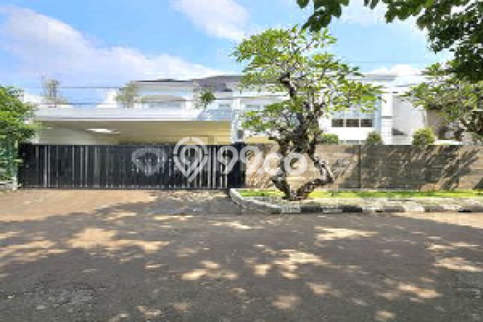 Jual Rumah Mewah Megah Dengan View Eksklusif di Sektor 8 - Bintaro, Tangerang Selatan Jual Rumah Mewah Megah Dengan View Eksklusif di Sektor 8 - Bintaro, Tangerang Selatan