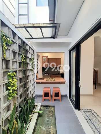 Rumah Mewah dengan 2 Kamar Tidur di Lingkungan Asri , Tangerang Selatan Rumah Mewah dengan 2 Kamar Tidur di Lingkungan Asri , Tangerang Selatan