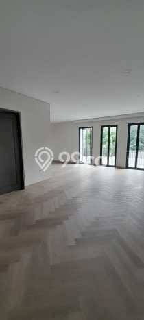 Rumah Terawat 4 KT 5 KM di Bintaro, Jakarta Selatan Rumah Terawat 4 KT 5 KM di Bintaro, Jakarta Selatan