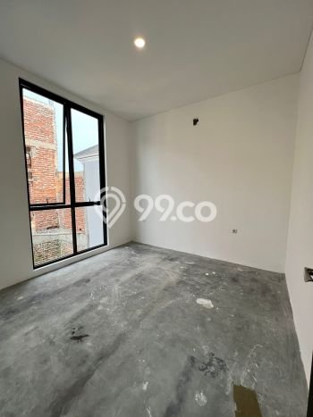 Rumah Siap Disurvey di Cilandak, Jakarta Selatan, Luas 151m² Bangunan 245m² Rumah Siap Disurvey di Cilandak, Jakarta Selatan, Luas 151m² Bangunan 245m²