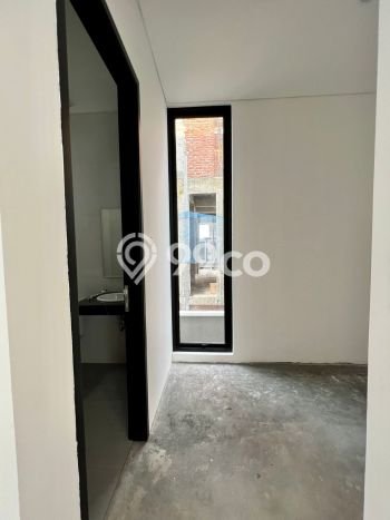 Rumah Siap Disurvey di Cilandak, Jakarta Selatan, Luas 151m² Bangunan 245m² Rumah Siap Disurvey di Cilandak, Jakarta Selatan, Luas 151m² Bangunan 245m²