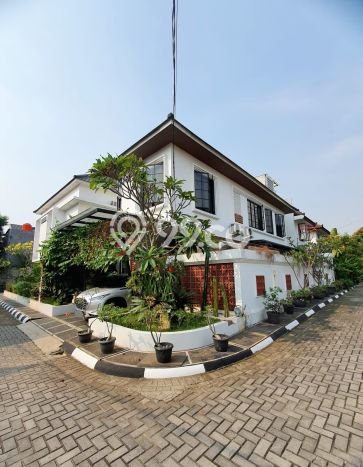 Dijual Murah Rumah dengan 3 Kamar Tidur dan 3 Kamar Mandi di Area Bintaro, Tangerang Selatan Dijual Murah Rumah dengan 3 Kamar Tidur dan 3 Kamar Mandi di Area Bintaro, Tangerang Selatan
