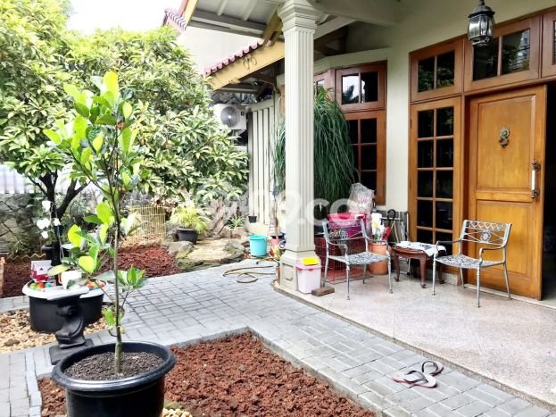 Rumah Berkelas 4 KT 3 KM di Kompleks Cluster Gandaria, Jakarta Selatan Rumah Berkelas 4 KT 3 KM di Kompleks Cluster Gandaria, Jakarta Selatan