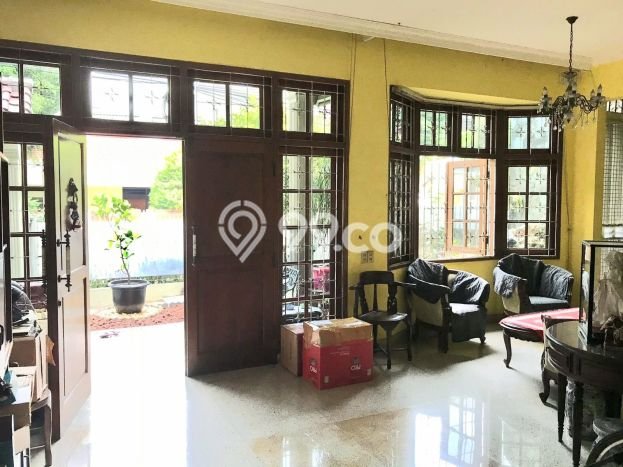 Rumah Berkelas 4 KT 3 KM di Kompleks Cluster Gandaria, Jakarta Selatan Rumah Berkelas 4 KT 3 KM di Kompleks Cluster Gandaria, Jakarta Selatan