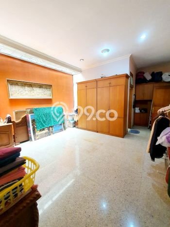 Rumah Berkelas 4 KT 3 KM di Kompleks Cluster Gandaria, Jakarta Selatan Rumah Berkelas 4 KT 3 KM di Kompleks Cluster Gandaria, Jakarta Selatan