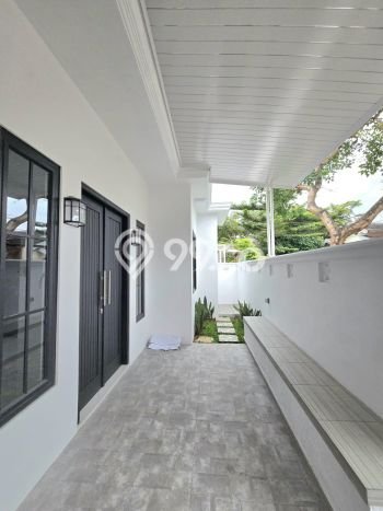 Rumah Nyaman dengan 3 Kamar Tidur dan 2 Kamar Mandi di Area Sektor 9-Bintaro, Tangerang Selatan Rumah Nyaman dengan 3 Kamar Tidur dan 2 Kamar Mandi di Area Sektor 9-Bintaro, Tangerang Selatan