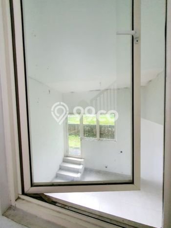 Rumah Terawat di BSD, Tangerang, LT 72m², LB 90m² Rumah Terawat di BSD, Tangerang, LT 72m², LB 90m²