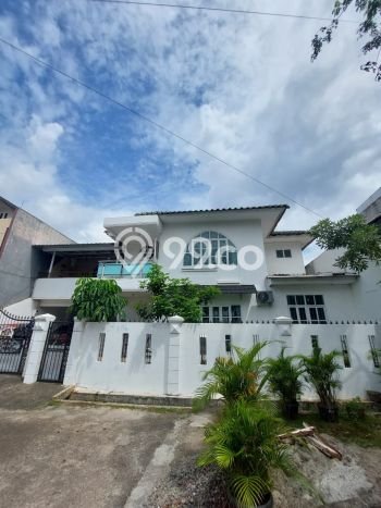 Rumah di Sektor 2 - Bintaro, Jakarta Selatan, LT 257m² LB 180m² Rumah di Sektor 2 - Bintaro, Jakarta Selatan, LT 257m² LB 180m²
