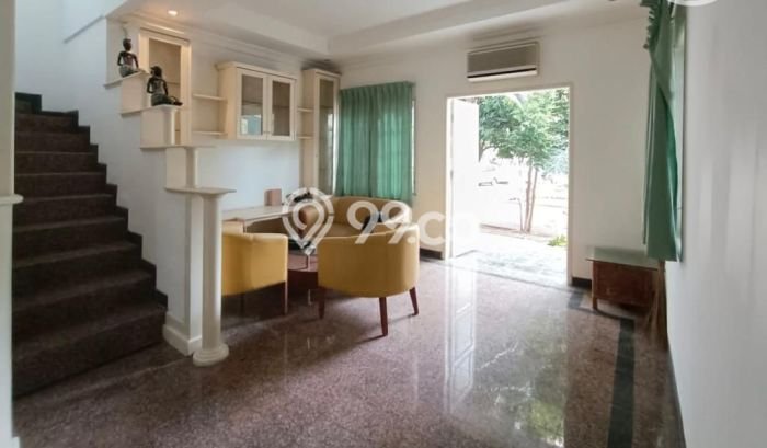 HARGA SPESIAL! Rumah Modern di Ciputat Timur, Tangerang Selatan, LT 130m² LB 132m² Bisa Nego! HARGA SPESIAL! Rumah Modern di Ciputat Timur, Tangerang Selatan, LT 130m² LB 132m² Bisa Nego!