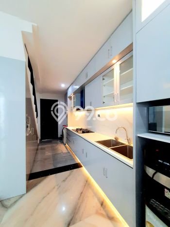 EXCLUSIVE OFFER! Rumah di Sektor 7-Bintaro, 4 KM, Lingkungan Elite, LT 170m² Bangunan 300m² EXCLUSIVE OFFER! Rumah di Sektor 7-Bintaro, 4 KM, Lingkungan Elite, LT 170m² Bangunan 300m²