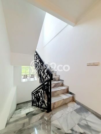 EXCLUSIVE OFFER! Rumah di Sektor 7-Bintaro, 4 KM, Lingkungan Elite, LT 170m² Bangunan 300m² EXCLUSIVE OFFER! Rumah di Sektor 7-Bintaro, 4 KM, Lingkungan Elite, LT 170m² Bangunan 300m²