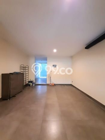 PROPERTI UNGGULAN! Rumah di Sektor 7-Bintaro, 4 KT, Lingkungan Premium, Luas 204m² Bangunan 300m² PROPERTI UNGGULAN! Rumah di Sektor 7-Bintaro, 4 KT, Lingkungan Premium, Luas 204m² Bangunan 300m²