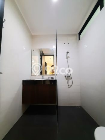 PROPERTI UNGGULAN! Rumah di Sektor 7-Bintaro, 4 KT, Lingkungan Premium, Luas 204m² Bangunan 300m² PROPERTI UNGGULAN! Rumah di Sektor 7-Bintaro, 4 KT, Lingkungan Premium, Luas 204m² Bangunan 300m²