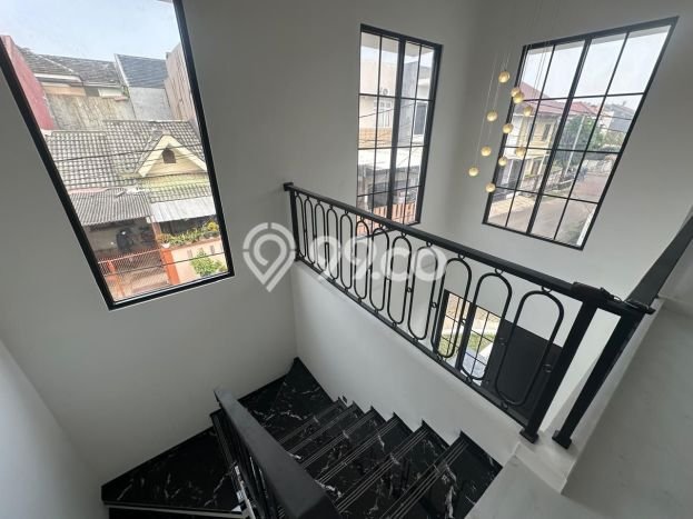 Rumah Strategis di BSD, Akses ke BSD, Tangerang, Tangerang - 3 KT Rumah Strategis di BSD, Akses ke BSD, Tangerang, Tangerang - 3 KT