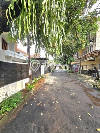 HARGA SPECIAL! Rumah Asri lokasi Bintaro, LT 180m² Bangunan 200m² HARGA SPECIAL! Rumah Asri lokasi Bintaro, LT 180m² Bangunan 200m²