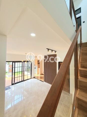 Rumah di BSD, Luas 202m², LB 170m² Rumah di BSD, Luas 202m², LB 170m²