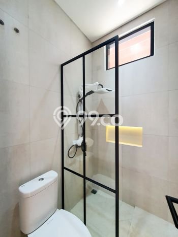 Rumah di BSD, Luas 202m², LB 170m² Rumah di BSD, Luas 202m², LB 170m²