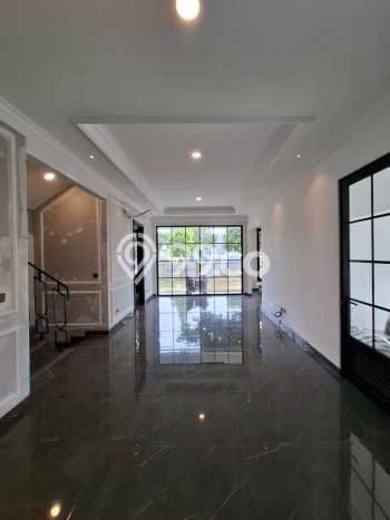 Hunian Elit LB 198m2 Siap Huni Desain Elegan di Sektor 7-Bintaro, Tangerang Selatan Hunian Elit LB 198m2 Siap Huni Desain Elegan di Sektor 7-Bintaro, Tangerang Selatan