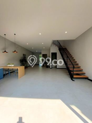 Dijual Murah Rumah dengan 4 Kamar Tidur dan 3 Kamar Mandi di Area BSD, Tangerang Dijual Murah Rumah dengan 4 Kamar Tidur dan 3 Kamar Mandi di Area BSD, Tangerang