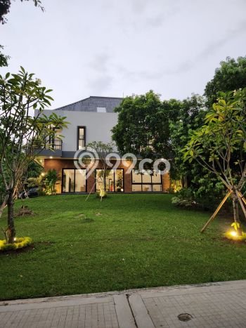 Rumah Mewah LB 350m2 Siap Huni Desain Elegan di BSD, Tangerang Rumah Mewah LB 350m2 Siap Huni Desain Elegan di BSD, Tangerang