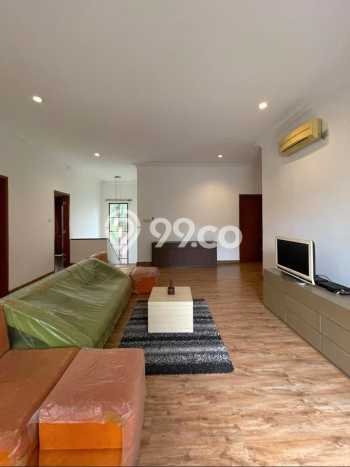 Rumah Nyaman di Sektor 9-Bintaro, Tangerang Selatan, Luas 285m2m² LB 350m2m² Rumah Nyaman di Sektor 9-Bintaro, Tangerang Selatan, Luas 285m2m² LB 350m2m²