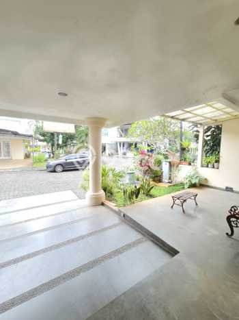 Jual Rumah Luas Megah Dengan View Cantik di Pondok Ranji, Tangerang Selatan Jual Rumah Luas Megah Dengan View Cantik di Pondok Ranji, Tangerang Selatan