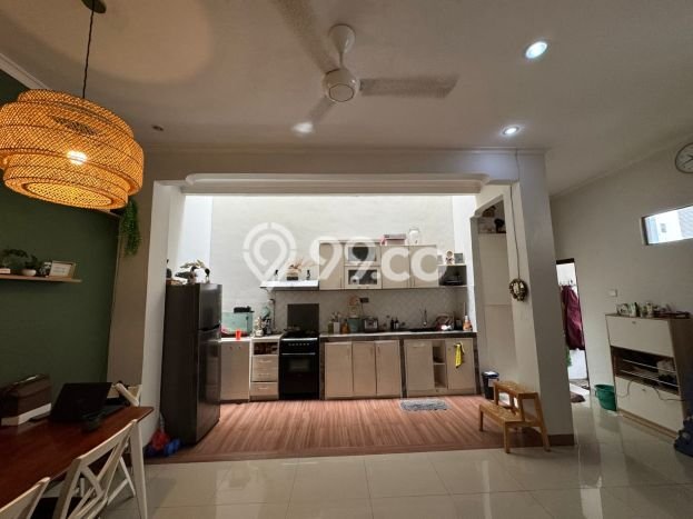 Rumah Modern 3 KT di Sektor 4 - Bintaro Jakarta Selatan Unfurnished Rumah Modern 3 KT di Sektor 4 - Bintaro Jakarta Selatan Unfurnished