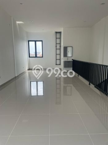 LOKASI PREMIUM! Ruko di BSD, Luas 200m², Akses Utama LOKASI PREMIUM! Ruko di BSD, Luas 200m², Akses Utama