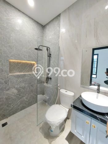KESEMPATAN TERBAIK! Bisa KPR Rumah Minimalis lokasi BSD, Tangerang, LT 183m² Bangunan 162m² KESEMPATAN TERBAIK! Bisa KPR Rumah Minimalis lokasi BSD, Tangerang, LT 183m² Bangunan 162m²