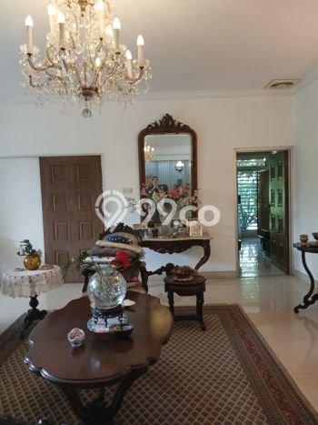 KESEMPATAN TERBAIK! Rumah Nyaman area Kebayoran Baru, Luas 558m² LB 350m² KESEMPATAN TERBAIK! Rumah Nyaman area Kebayoran Baru, Luas 558m² LB 350m²