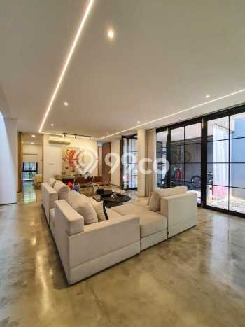 Jual Rumah Luas Megah Dengan View Eksklusif di Bintaro, Jakarta Selatan Jual Rumah Luas Megah Dengan View Eksklusif di Bintaro, Jakarta Selatan