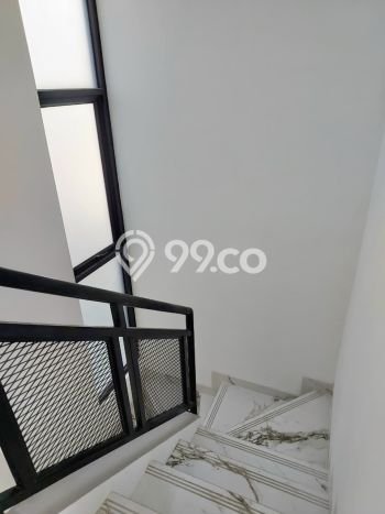 Dijual Rumah 3 Kamar Lokasi Ideal Bagus dan Strategis di BSD Dijual Rumah 3 Kamar Lokasi Ideal Bagus dan Strategis di BSD