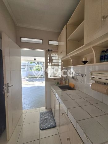 Rumah Modern 2 KT di Sektor 9-Bintaro Tangerang Selatan Semi Furnished Rumah Modern 2 KT di Sektor 9-Bintaro Tangerang Selatan Semi Furnished