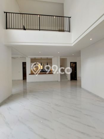 Rumah Bagus di BSD, Tangerang, Luas 240m² Bangunan 306m² HARGA MENARIK! Rumah Bagus di BSD, Tangerang, Luas 240m² Bangunan 306m² HARGA MENARIK!