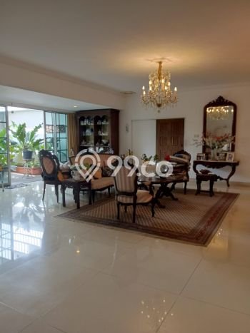 KESEMPATAN TERBAIK! Rumah Nyaman area Kebayoran Baru, Luas 558m² LB 350m² KESEMPATAN TERBAIK! Rumah Nyaman area Kebayoran Baru, Luas 558m² LB 350m²