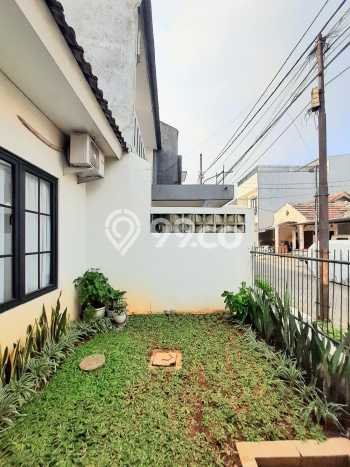 Rumah Mewah dengan 2 Kamar Tidur di Lingkungan Asri , Tangerang Selatan Rumah Mewah dengan 2 Kamar Tidur di Lingkungan Asri , Tangerang Selatan