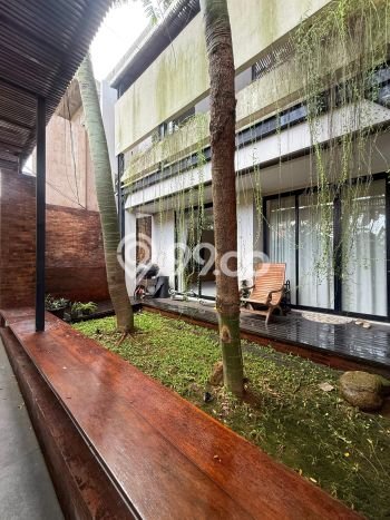 Dijual Rumah Mewah Elegan Dengan View Eksklusif di Bintaro, Jakarta Selatan Dijual Rumah Mewah Elegan Dengan View Eksklusif di Bintaro, Jakarta Selatan